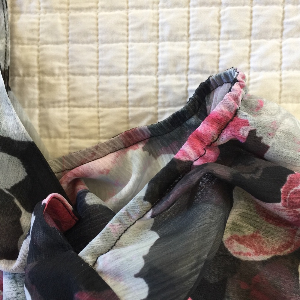 Scripted unique cold shoulder halter dress XS, S - Picture 6 of 6